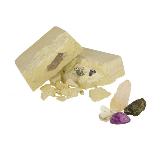 Explore uitgraafset kristallen met loep