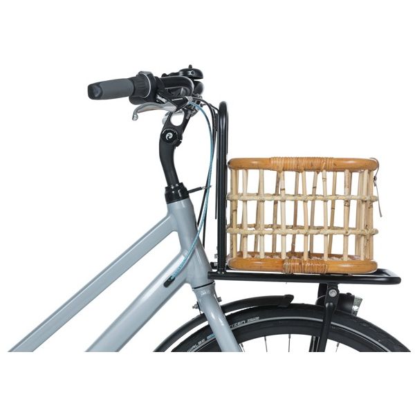 Load image into Gallery viewer, Basil Green Life - rotan fietsmand - medium - voorop natural bruin
