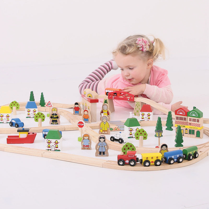 Afbeelding laden in galerijviewer, Bigjigs houten treinset stad en land, 101dlg.
