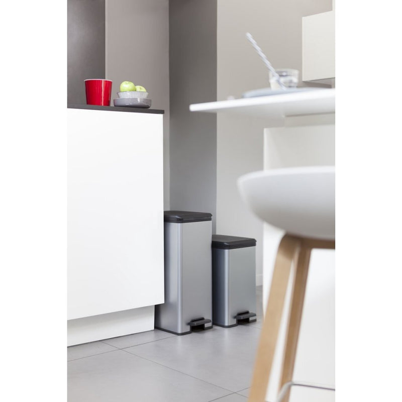 Load image into Gallery viewer, Curver decobin slim pedaalemmer 25l metallic zwart
