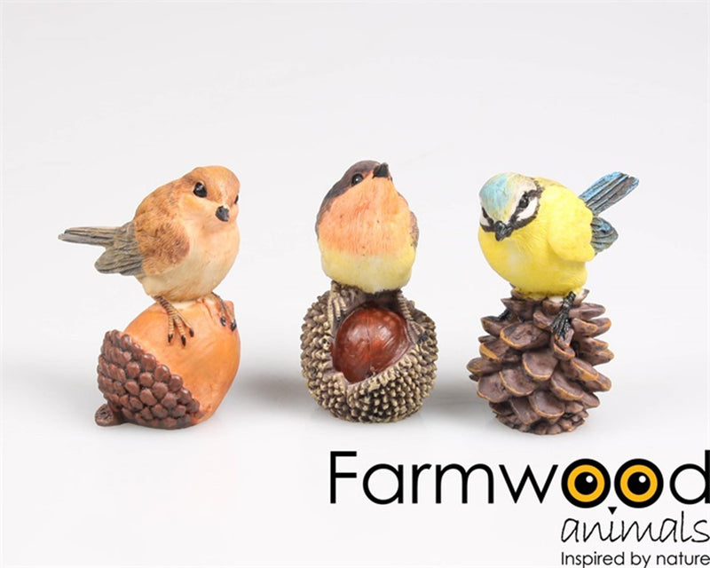 Chargez l'image dans la visionneuse de la galerie, Farmwood animals tuinbeeld vogel op noot 5x3x6 cm
