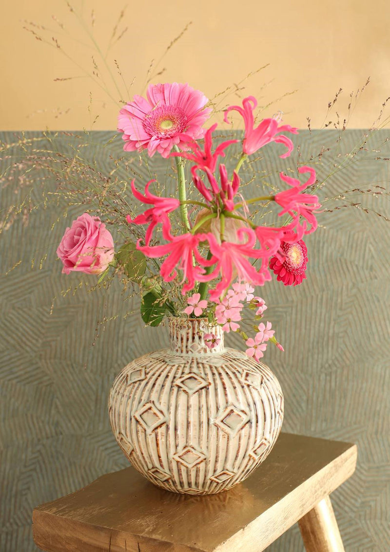 Afbeelding laden in galerijviewer, Ideas 4 seasons vaas bali dia.19x20 cm creme
