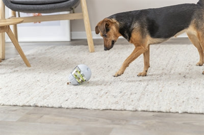 Load image into Gallery viewer, Trixie roly poly snack tuimel ei grijs
