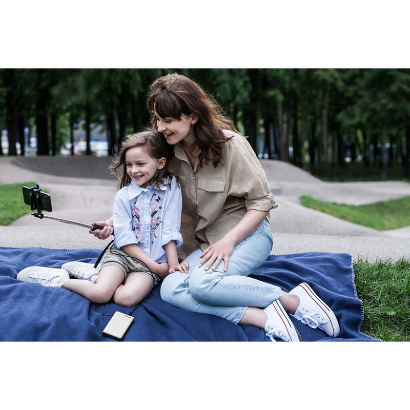 Load image into Gallery viewer, Enzo varta powerbank 10.000ma zilver + led indicatie usb en usb-c - 3509010
