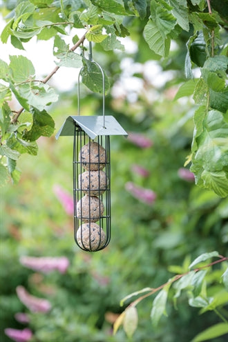 Load image into Gallery viewer, Trixie mezenbollenhouder met dak 4 bollen metaal zwart
