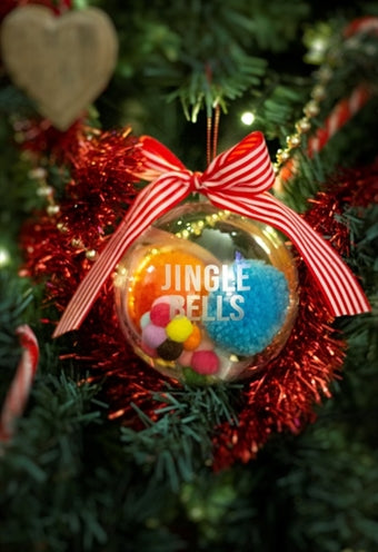Load image into Gallery viewer, Cupid comet Jingle bells kerstbal met speelgoed kat
