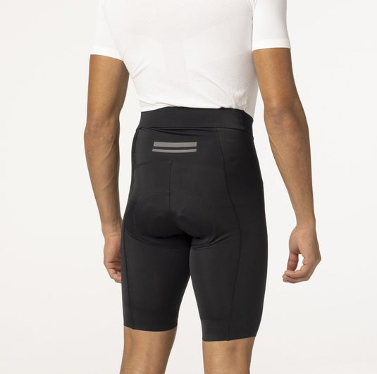 Agu short essential heren