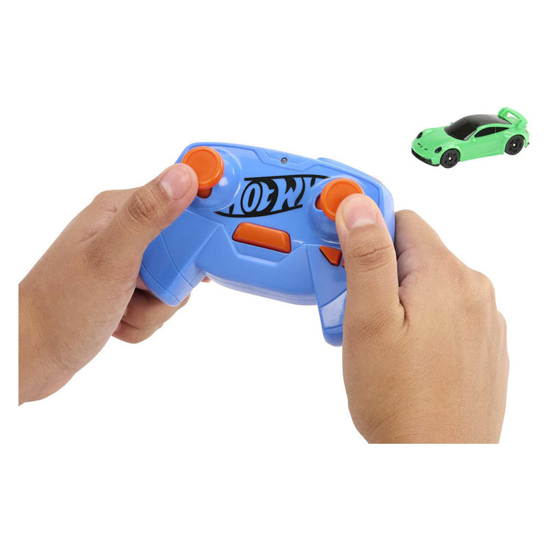 Load image into Gallery viewer, Hot Wheels RC 1:64 Porsche 911 Bestuurbare Auto
