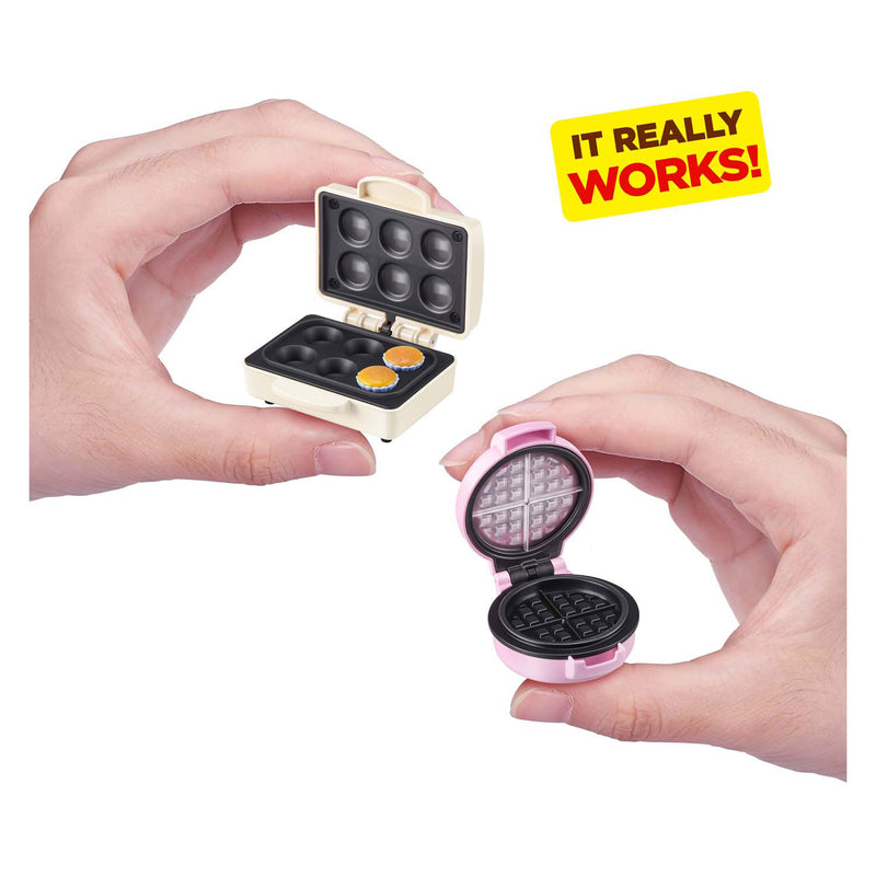 Afbeelding laden in galerijviewer, Zuru mini brands really works - magic cook kitchen capsule series 1 - muffin maker
