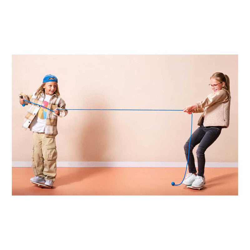 Afbeelding laden in galerijviewer, Bs toys tug of two ga531 – houten balansspel met touw – kinderspel
