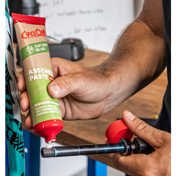Load image into Gallery viewer, Cyclon Montagepasta plant based tube 150ml
