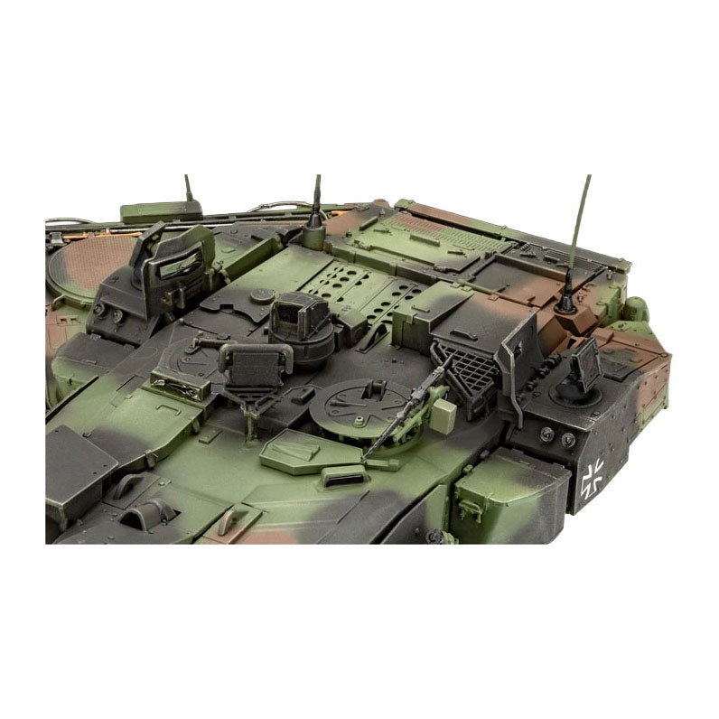 Load image into Gallery viewer, Revell modelbouwpakket - leopard 2a7a1 1:35 - 250dlg.
