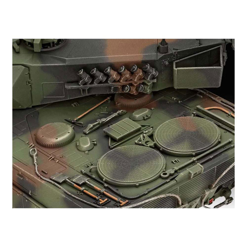 Load image into Gallery viewer, Revell modelbouwpakket - 70 years bundeswehr: leopard 2 a6a2 1:35 - 265dlg.
