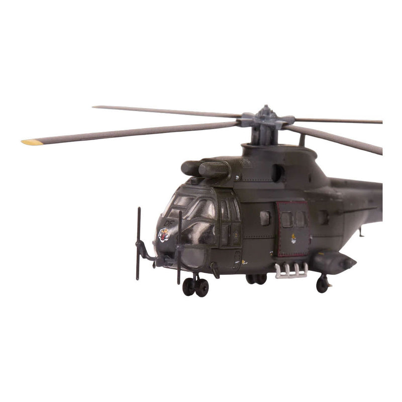 Load image into Gallery viewer, Revell modelbouwpakket westland puma hc.1 1:144 - 70dlg.
