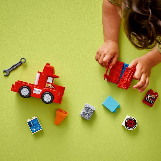 Lego duplo 10417 disney cars mack at the race