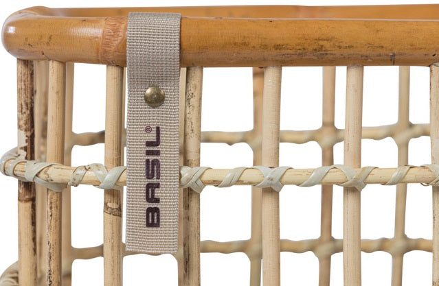 Load image into Gallery viewer, Basil Green Life - rotan fietsmand - medium - voorop natural bruin
