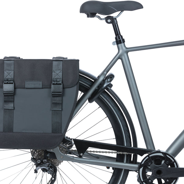 Basil Tour Waterproof XL dubbele fietstas 35L zwart