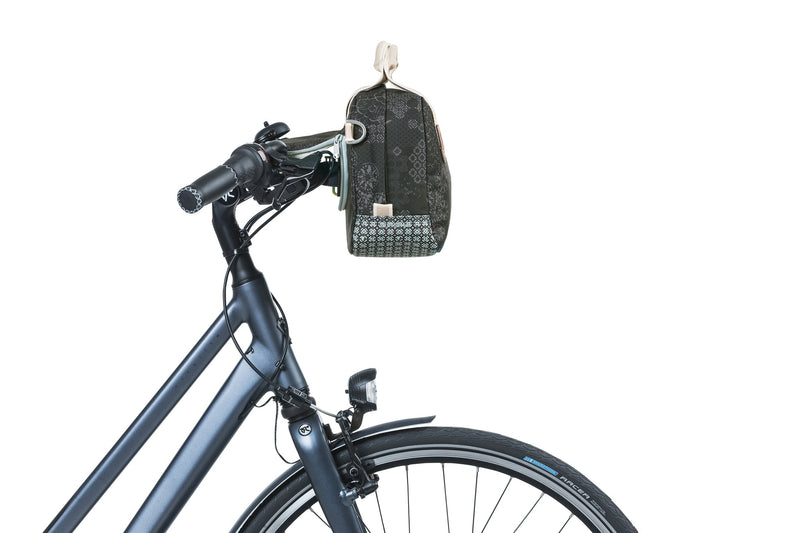 Load image into Gallery viewer, Basil Bohème City Bag - elegante groene hand-, schouder- en stuurtas voor dames, geschikt voor elektrische fietsen en stadsfietsen - zwart
