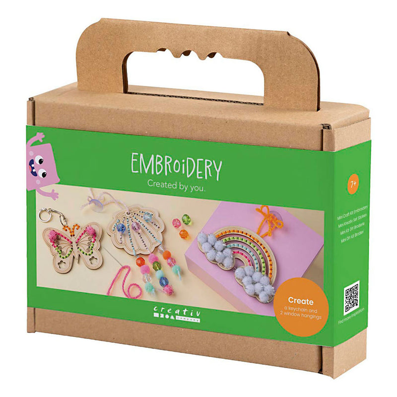 Afbeelding laden in galerijviewer, Creativ company mini hobbyset borduurwerk - vlinder, schelp en regenboog
