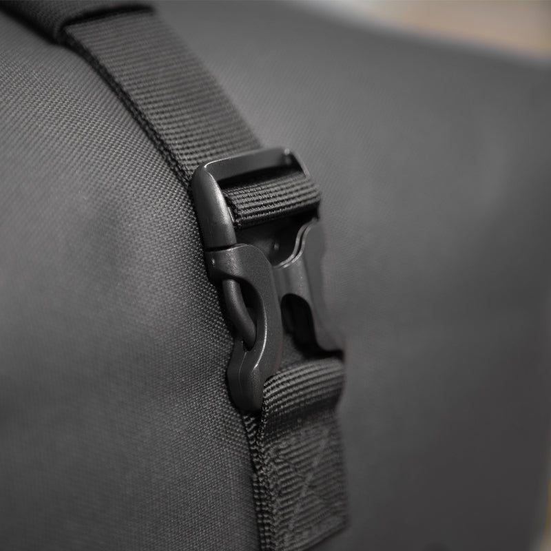 Load image into Gallery viewer, Lynx fietstas enkel tpu 28l zwart waterdicht e-bike hayes
