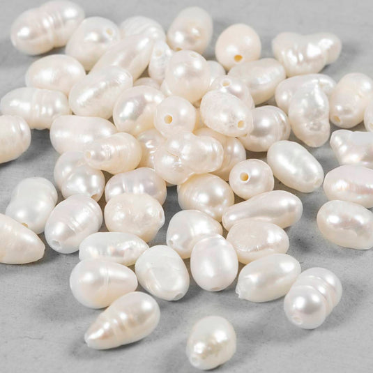 Https: www.cchobby.nl zoetwaterparels-d-4-6-mm-gatgrootte-1-mm-in-de-lengte-geperforeerd-parelmoer-55-stuk-1-doos