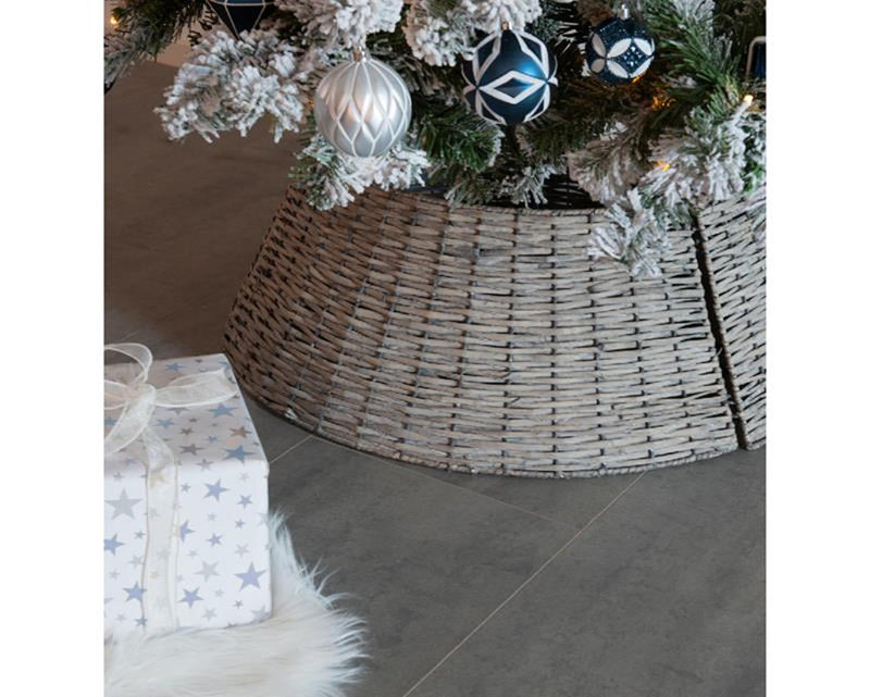 Afbeelding laden in galerijviewer, Decoris everlands kerstboomrok van wig dia57x25cm voor kerstboom tot 180 afhankelijk van het model
