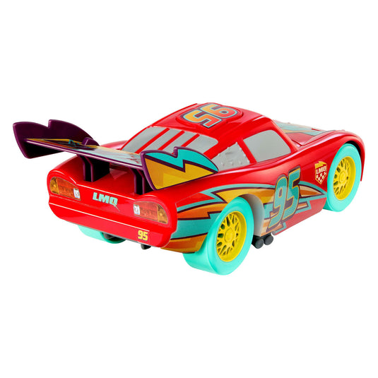 Mattel disney en pixar cars race om bliksem mcqueen te vieren - met licht en geluid