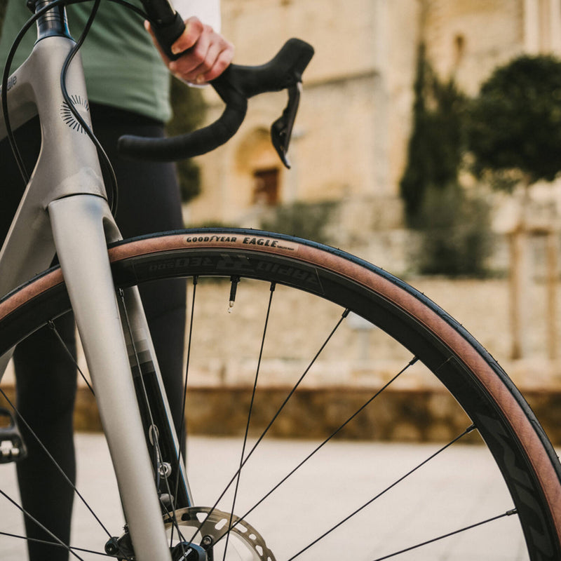 Load image into Gallery viewer, Goodyear - eagle tlr 700x25c transparant
