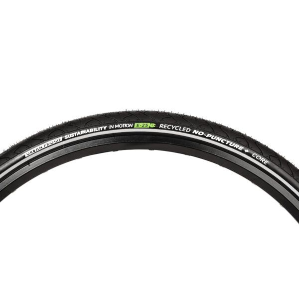 Afbeelding laden in galerijviewer, Urbanproof gerecyclede buitenband urban proof 3mm core 28 x 1.75 47-622 - zwart
