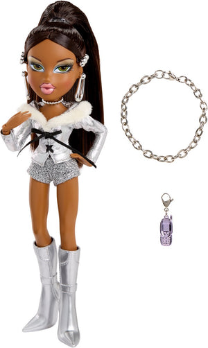 Bratz mga charmz modepop sasha met bedelarmband en accessoires.