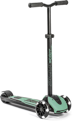 Scoot ride highwaykick 5 led - kinderstep - led voorwielen, 3 wielen, antislip deck voetrem - verstelbaar stuur 60-90 cm, afneembare stuurstang - 5+ jaar (118-180 cm), max 80 kg, pu wielen 120 80 mm, forest
