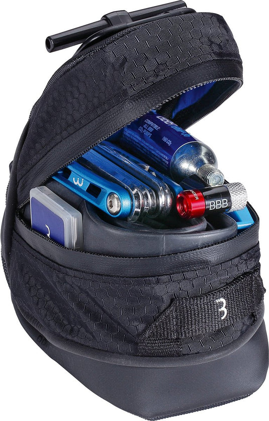 Bbb cycling zadeltas racefiets mountainbike inclusief pomp en gereedschap - 0.64 liter - fiets toolkit - multitool fiets - combiset storepack zadeltas bsb-57