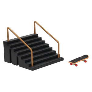 Vinger skateboard met stunttrap