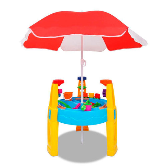 Zand- en waterspeelplaats met parasol