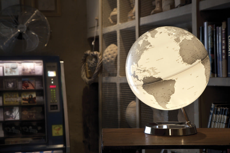 Load image into Gallery viewer, Atmosphere nr-0331f7ns-gb globe bright chrome 30cm diameter kunststof voet engelstalig
