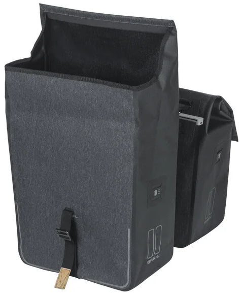 Load image into Gallery viewer, Basil dubbele fietstas urban dry mik 50 liter - charcoal
