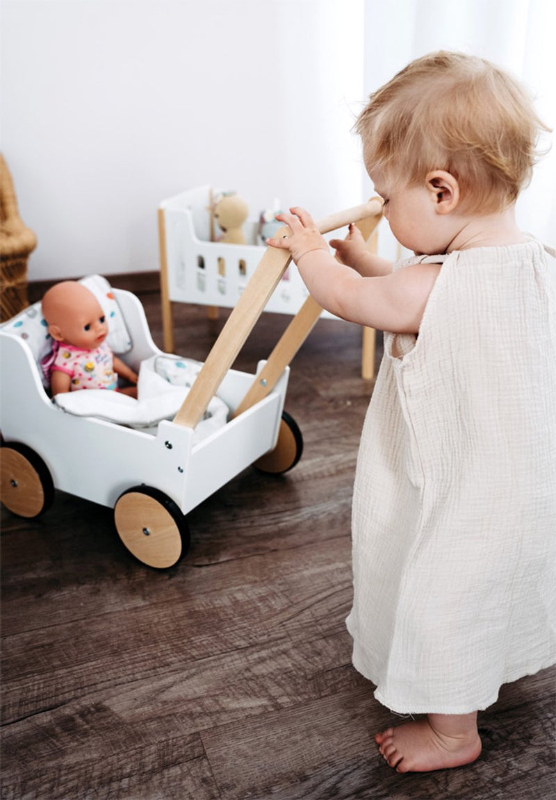Afbeelding laden in galerijviewer, Small foot - houten duwpoppenwagen little button
