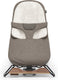 Uppababy - mira wells - wipstoel - bouncer -taupe - zwart frame met houten voet - baby en peuter - 2-in-1 schommelstoel - relax