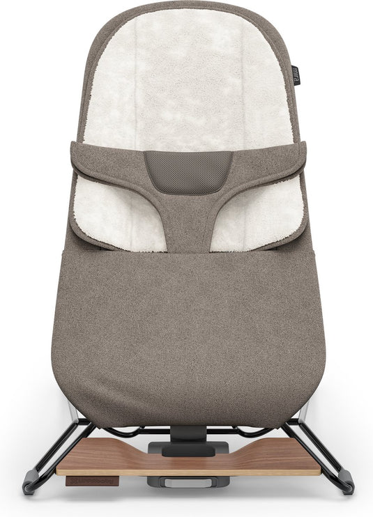 Uppababy - mira wells - wipstoel - bouncer -taupe - zwart frame met houten voet - baby en peuter - 2-in-1 schommelstoel - relax