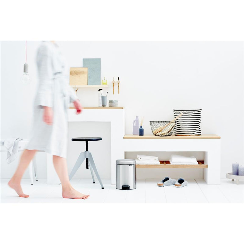 Load image into Gallery viewer, Brabantia pedaalemmer newicon 5l mat staal
