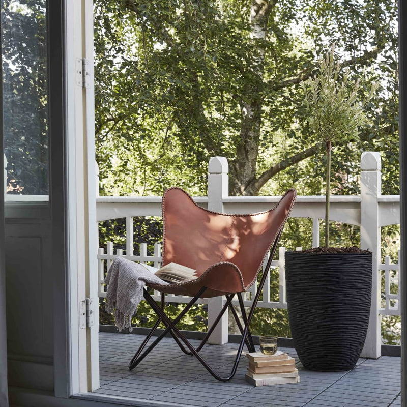 Load image into Gallery viewer, Capi bloempot nature rib elegant laag 46x58 cm zwart pkblr783
