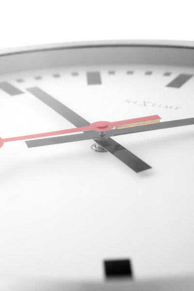 Load image into Gallery viewer, NeXtime NeXtime NE-3999ST Wandklok Dia. 35 Cm, Geborsteld Aluminium, #039;Station #039;
