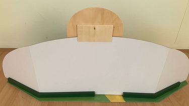 Lege display berglandschap voorholztiger
