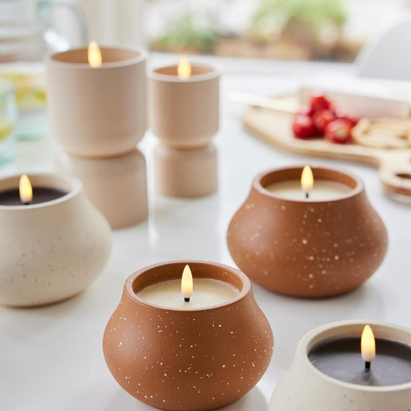 Load image into Gallery viewer, Lumineo led kaars vlameffect diabolo 16cm creme
