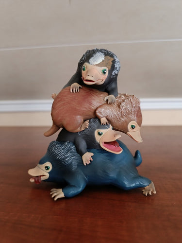 Plastoy fantastic beasts: niffler pile figure