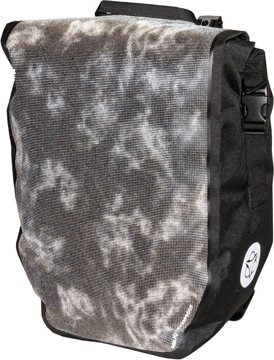 Agu clean shelter fietstas large – 100% waterdicht – 21 liter – gerecycled materiaal – incl. laptopvak 14 inch – zwart reflective
