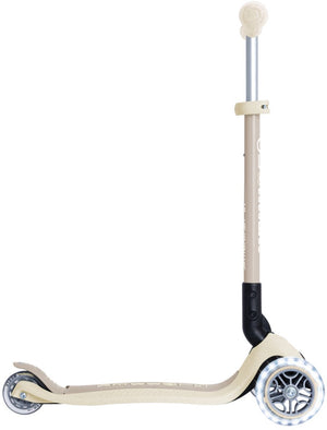 Globber kinderstep primo foldable lights eco coconut vanaf 3 jaar - step met 3 wielen - met verstelbaar stuur en gepatenteerd inschakelbaar stuurslot - met lampjes in de wielen