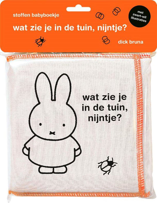 Stoffen babyboekje, wat zie je in de tui