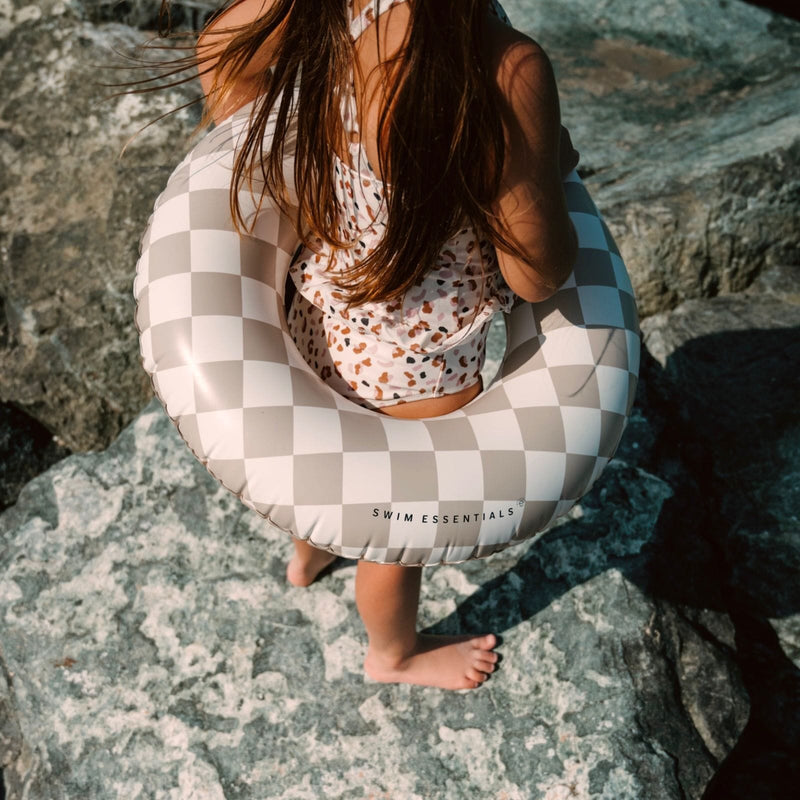 Load image into Gallery viewer, Checkmate | beige zwemband ø 55 cm
