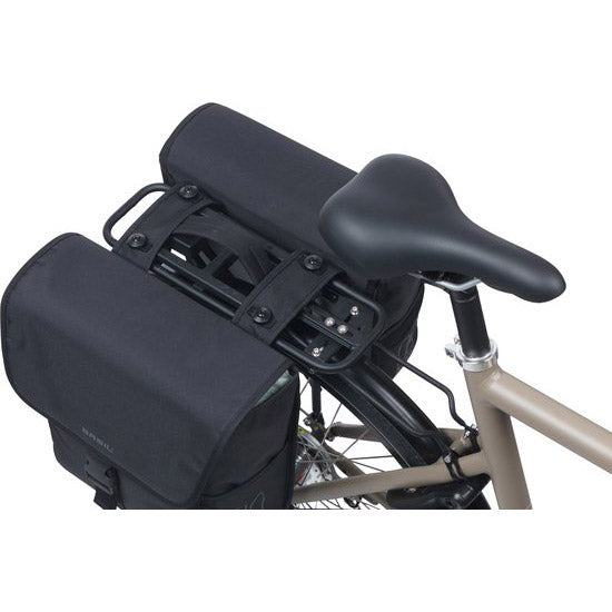 Load image into Gallery viewer, Basil dubbele fietstas go mik 32 liter - zwart
